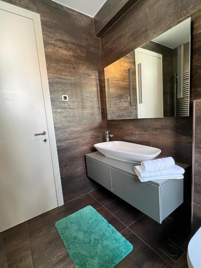 Luxury Laurus Penthouse With Awesome Sea View Appartement Primošten Buitenkant foto